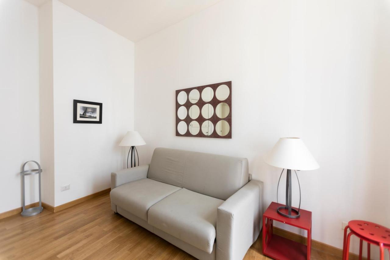 Brera - Fiori Chiari Charme Apartment Milan Bagian luar foto