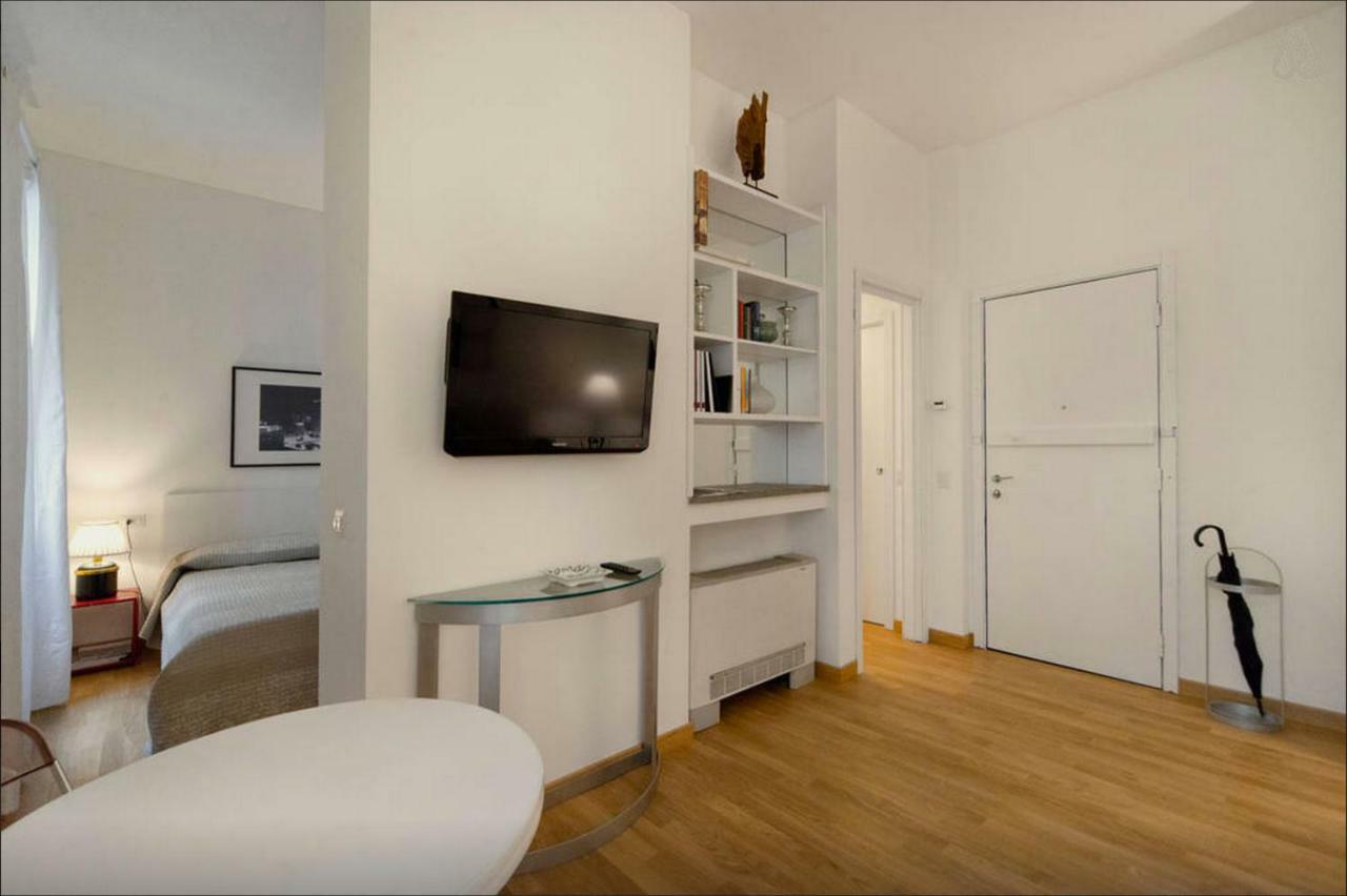 Brera - Fiori Chiari Charme Apartment Milan Bagian luar foto