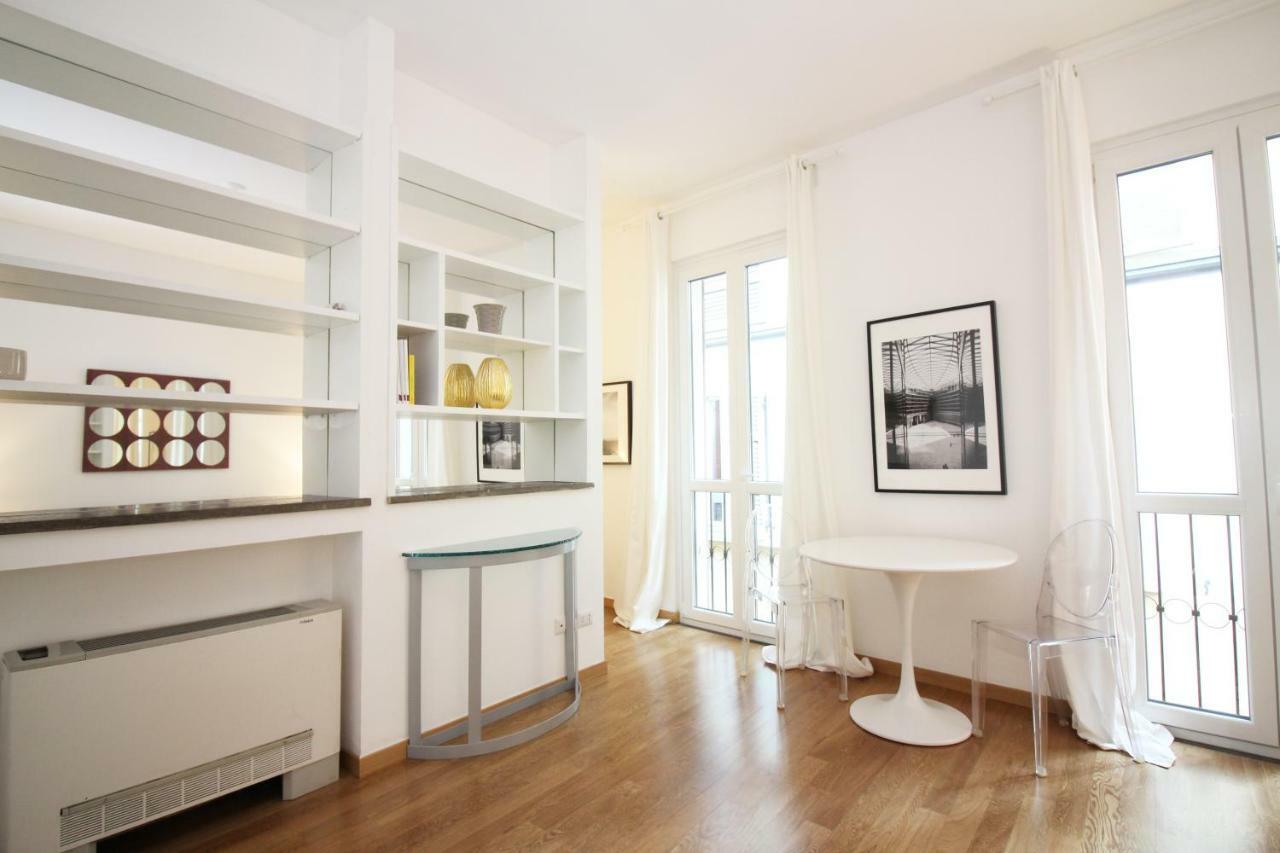 Brera - Fiori Chiari Charme Apartment Milan Bagian luar foto